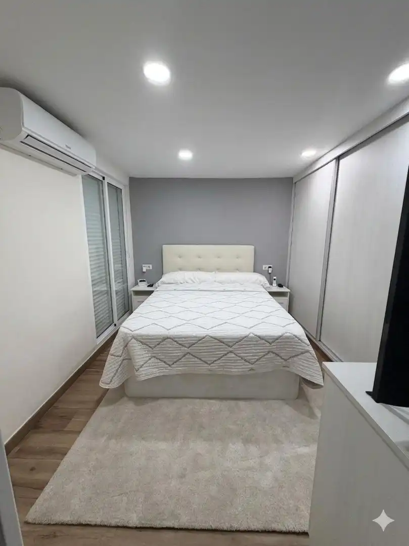 Habitación de Local en venta en Barcelona con Amueblado