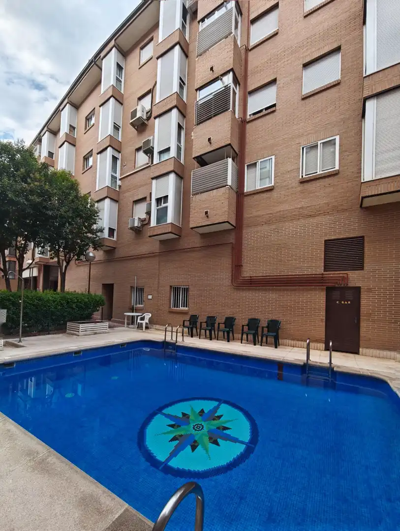 Piscina de Piso de alquiler en Madrid con Aire acondicionado, Calefacción y Amueblado