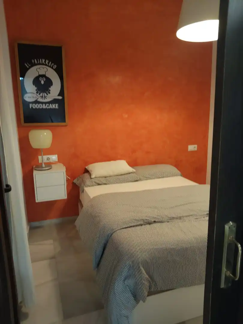 Habitación de Apartamento de alquiler en Sevilla con Aire acondicionado, Calefacción y Amueblado