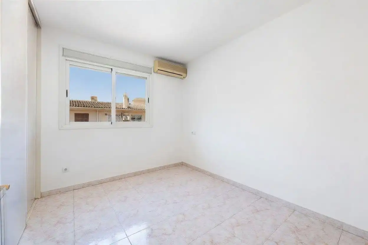 Dormitori de Casa adosada en venda en Almazora / Almassora amb Aire condicionat, Calefacció i Terrassa