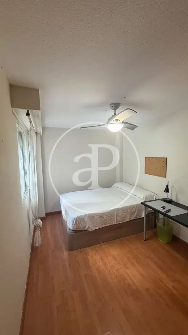 Habitación de Piso de alquiler en Elche / Elx con Aire acondicionado, Calefacción y Amueblado