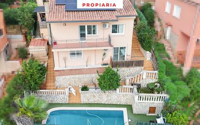 Vista exterior de Casa o xalet en venda en Cervelló amb Aire condicionat, Calefacció i Traster