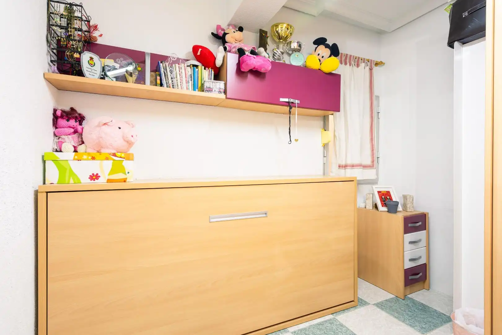 Bedroom of Flat for sale in Sevilla  with Air Conditioner, Furnished and Balcony