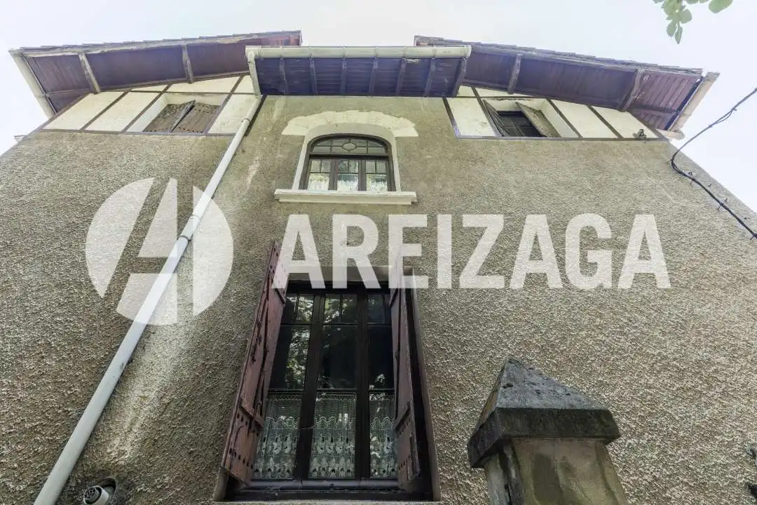 Vista exterior de Casa o xalet en venda en Donostia - San Sebastián  amb Calefacció, Jardí privat i Terrassa