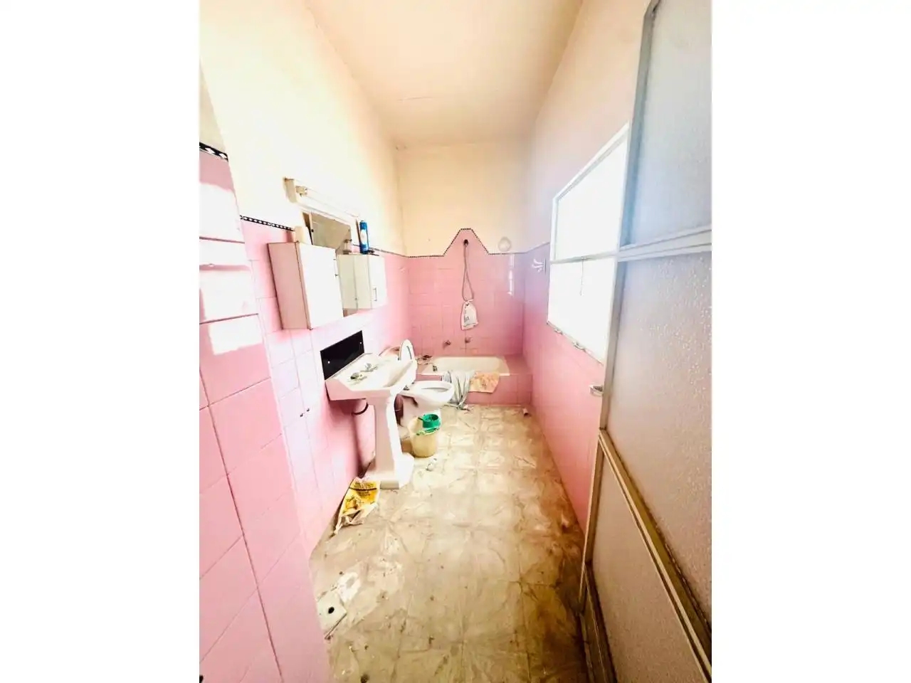 Bany de Casa o xalet en venda en Bélgida amb Terrassa, Traster i Moblat