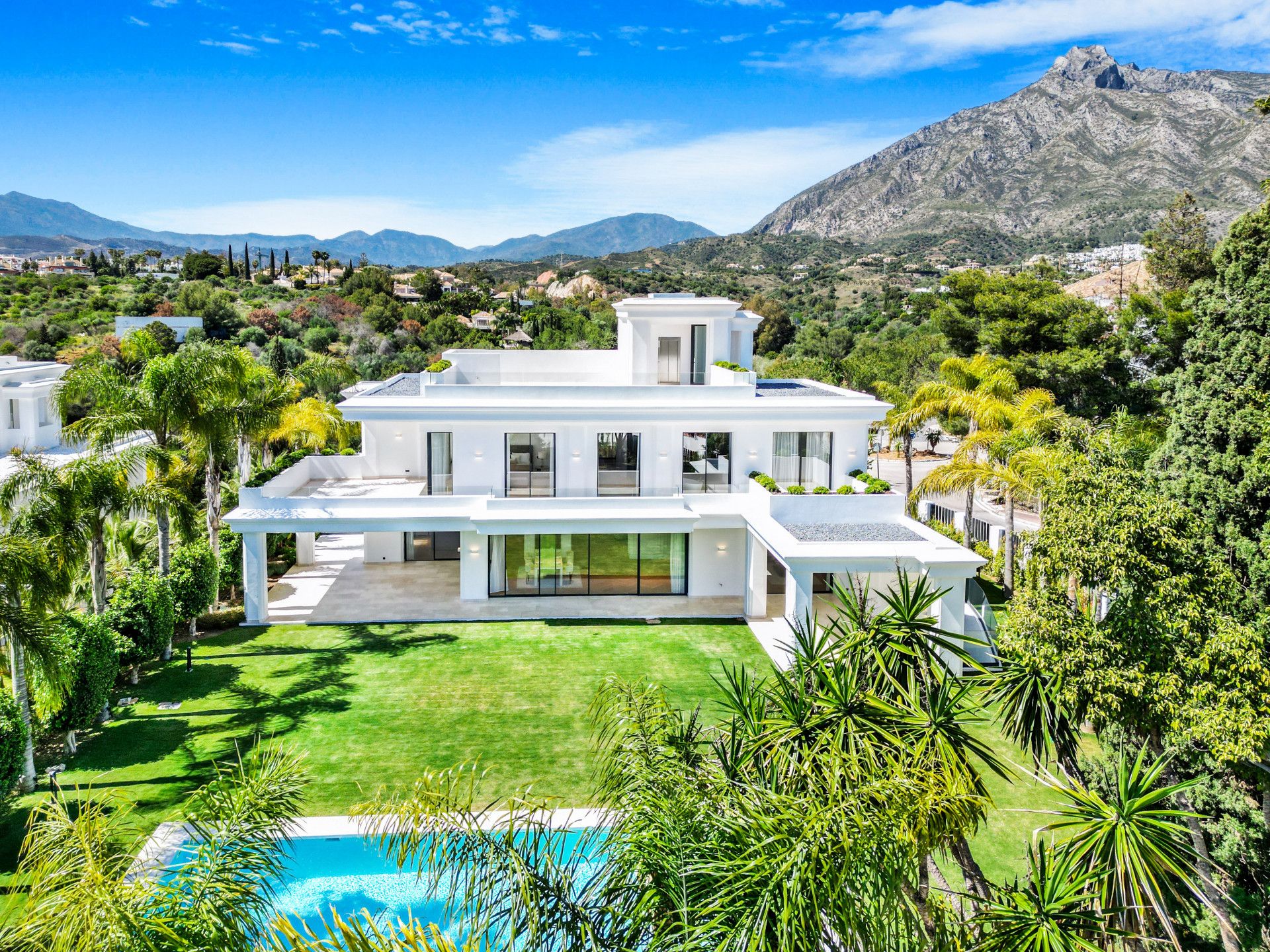 Exterior view of House or chalet for sale in Marbella  with Air Conditioner, Heating and Private garden