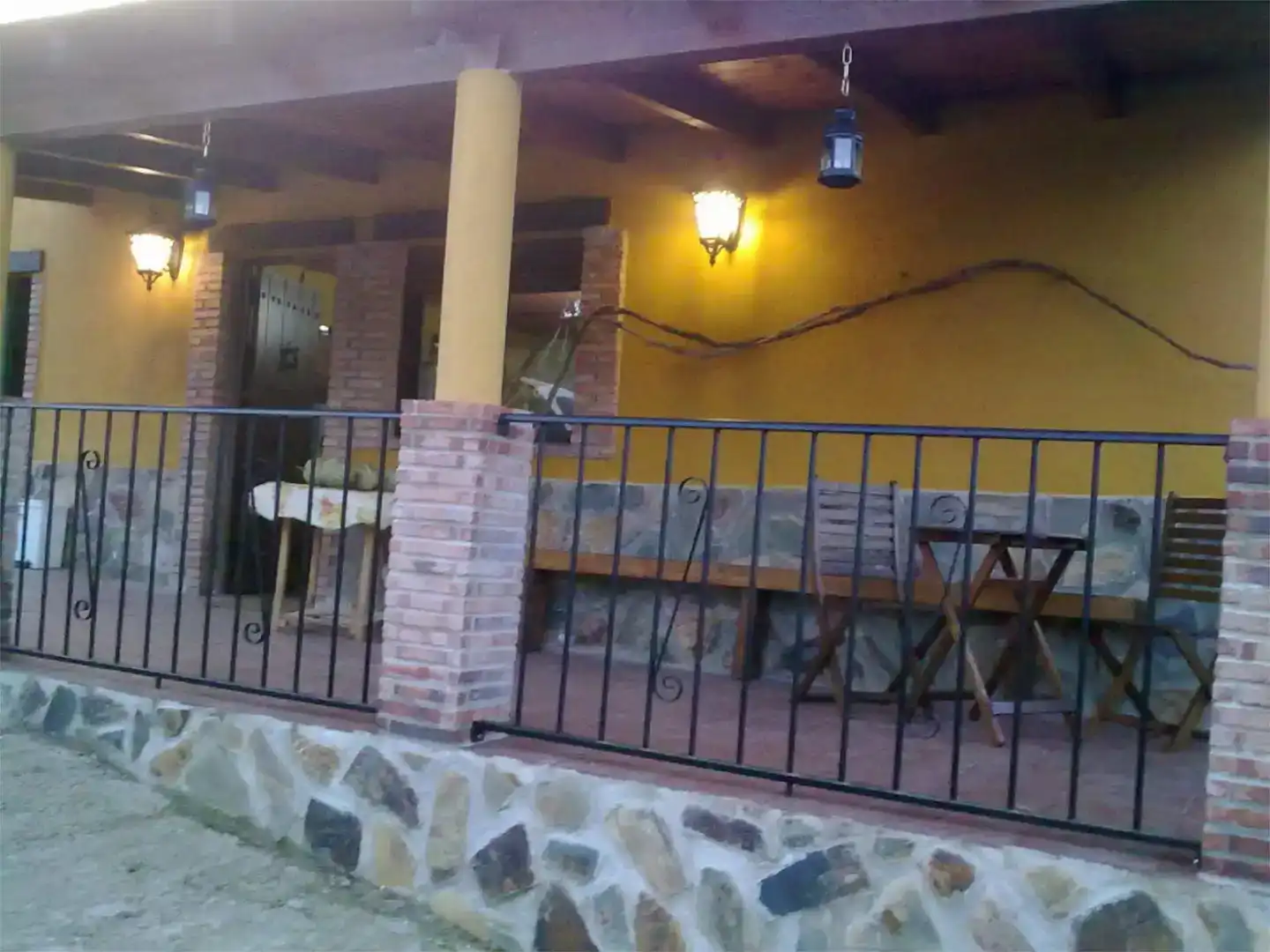Terrassa de Casa o xalet en venda en La Codosera amb Aire condicionat, Jardí privat i Traster