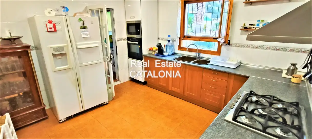 Cuina de Casa o xalet en venda en Lloret de Mar amb Aire condicionat, Calefacció i Jardí privat