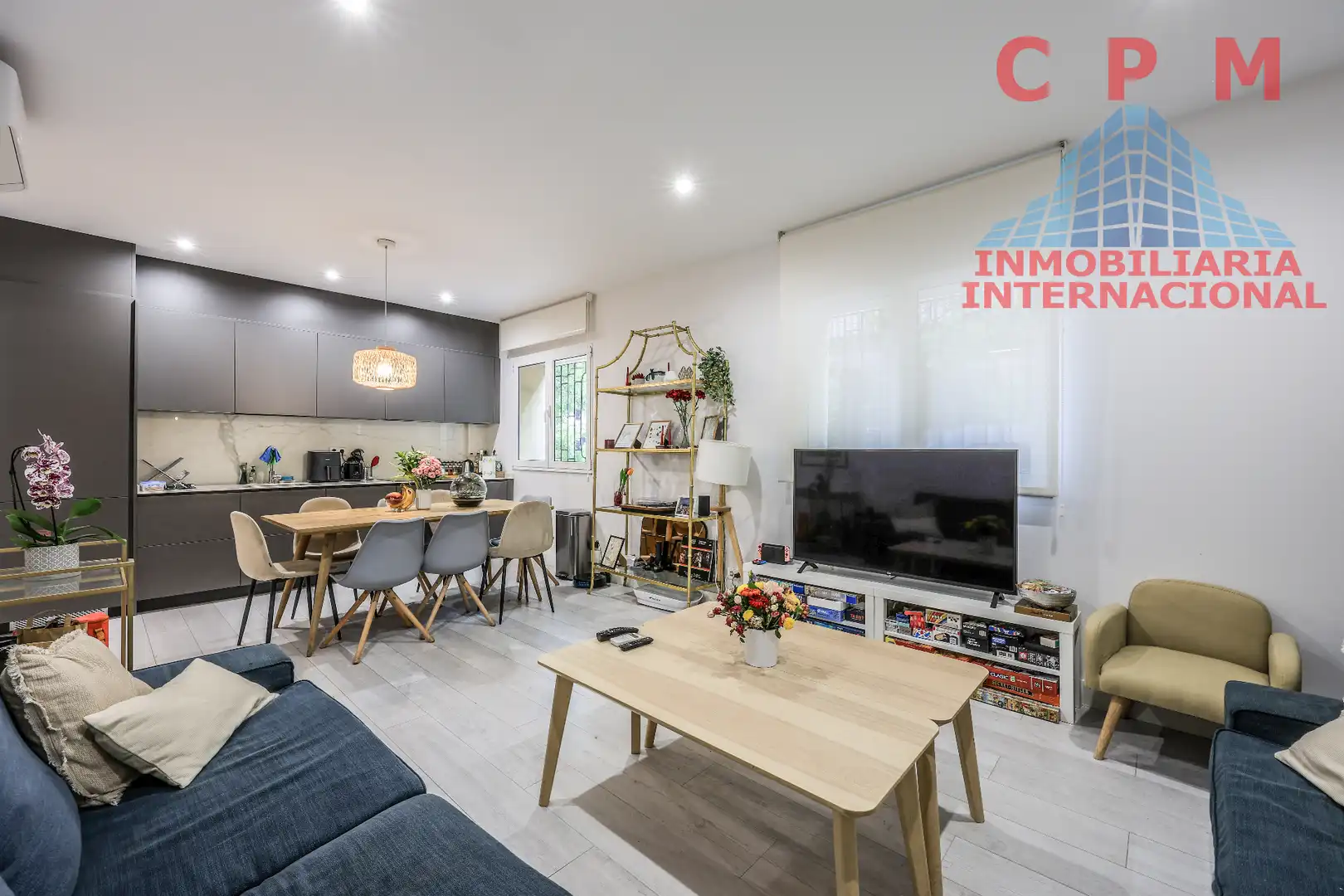Living room of Flat for rent in Madrid  with Air Conditioner, Heating and Parquet flooring