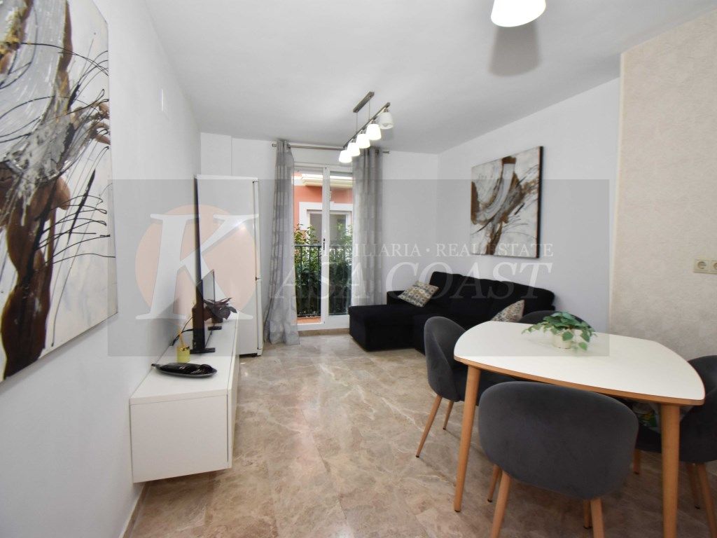 Sala d'estar de Pis en venda en Fuengirola amb Aire condicionat, Moblat i Balcó