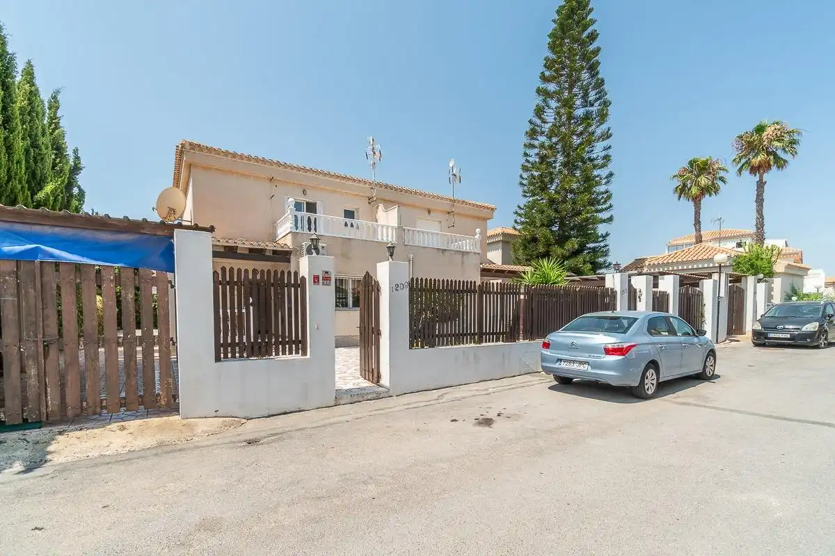 Doppelhaushälfte zum Verkauf in Orihuela Costa