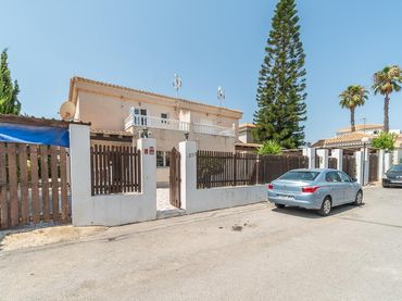 Casa aparellada en venda a Orihuela Costa