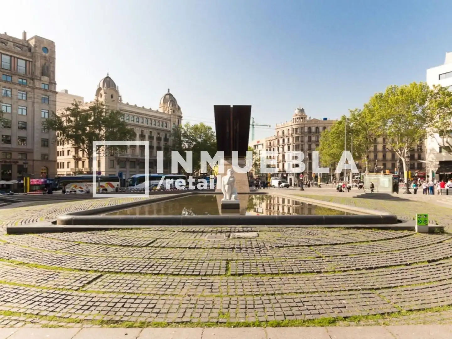 Vista exterior de Local de alquiler en Barcelona
