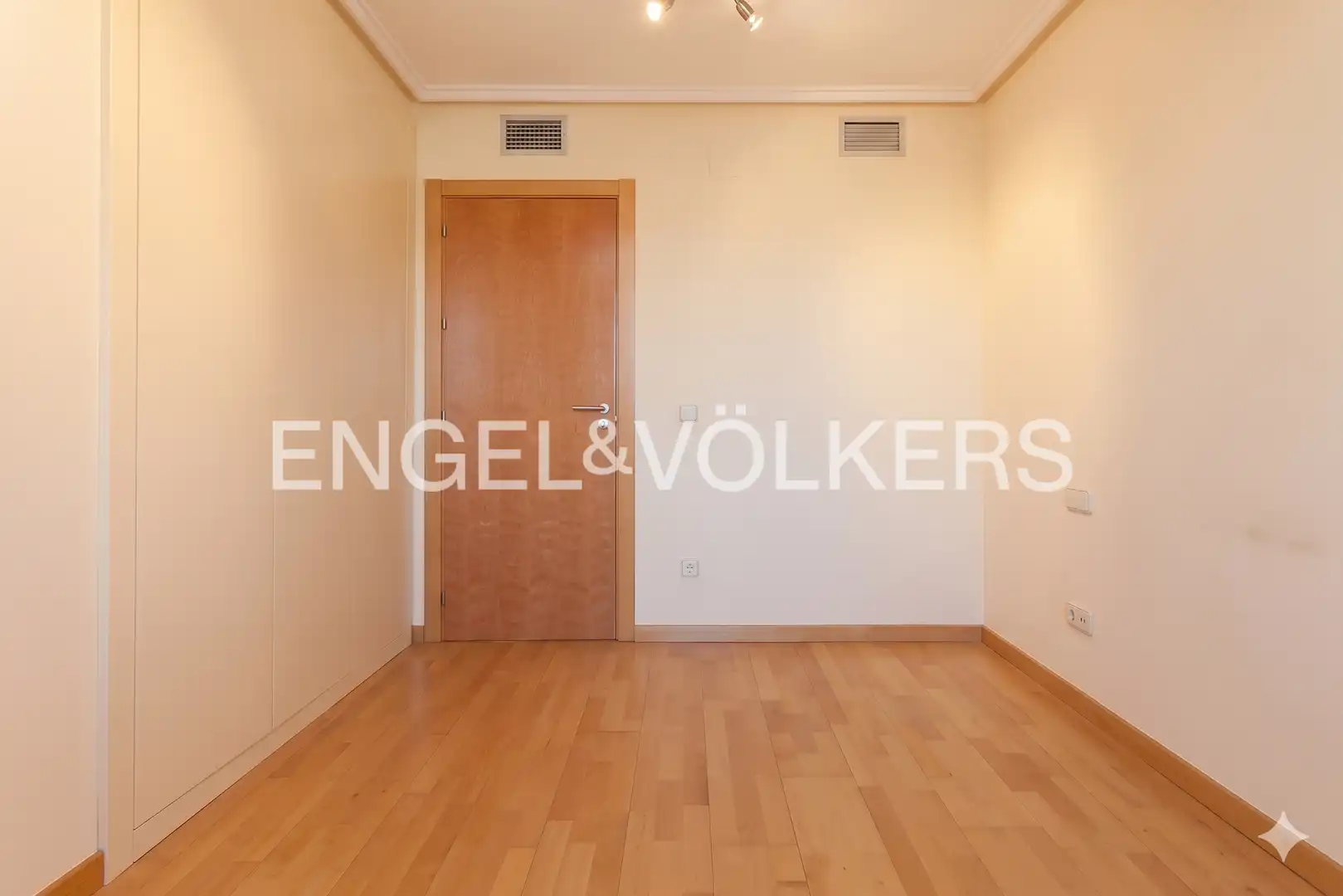 Àtic de lloguer en Madrid amb Aire condicionat, Calefacció i Parquet
