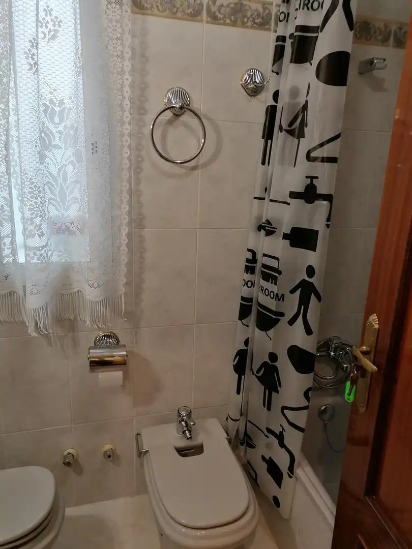 Baño de Piso de alquiler en Jaén con Amueblado