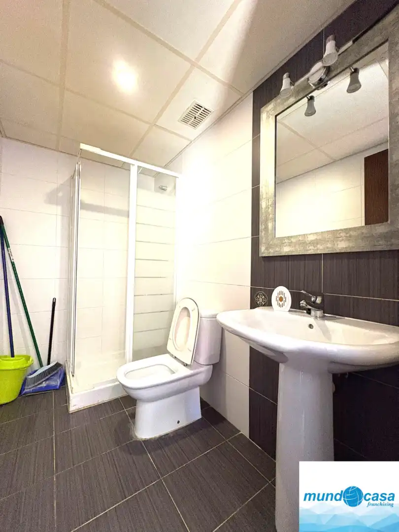 Bathroom of Flat for sale in Pinseque  with Air Conditioner, Heating and Terrace