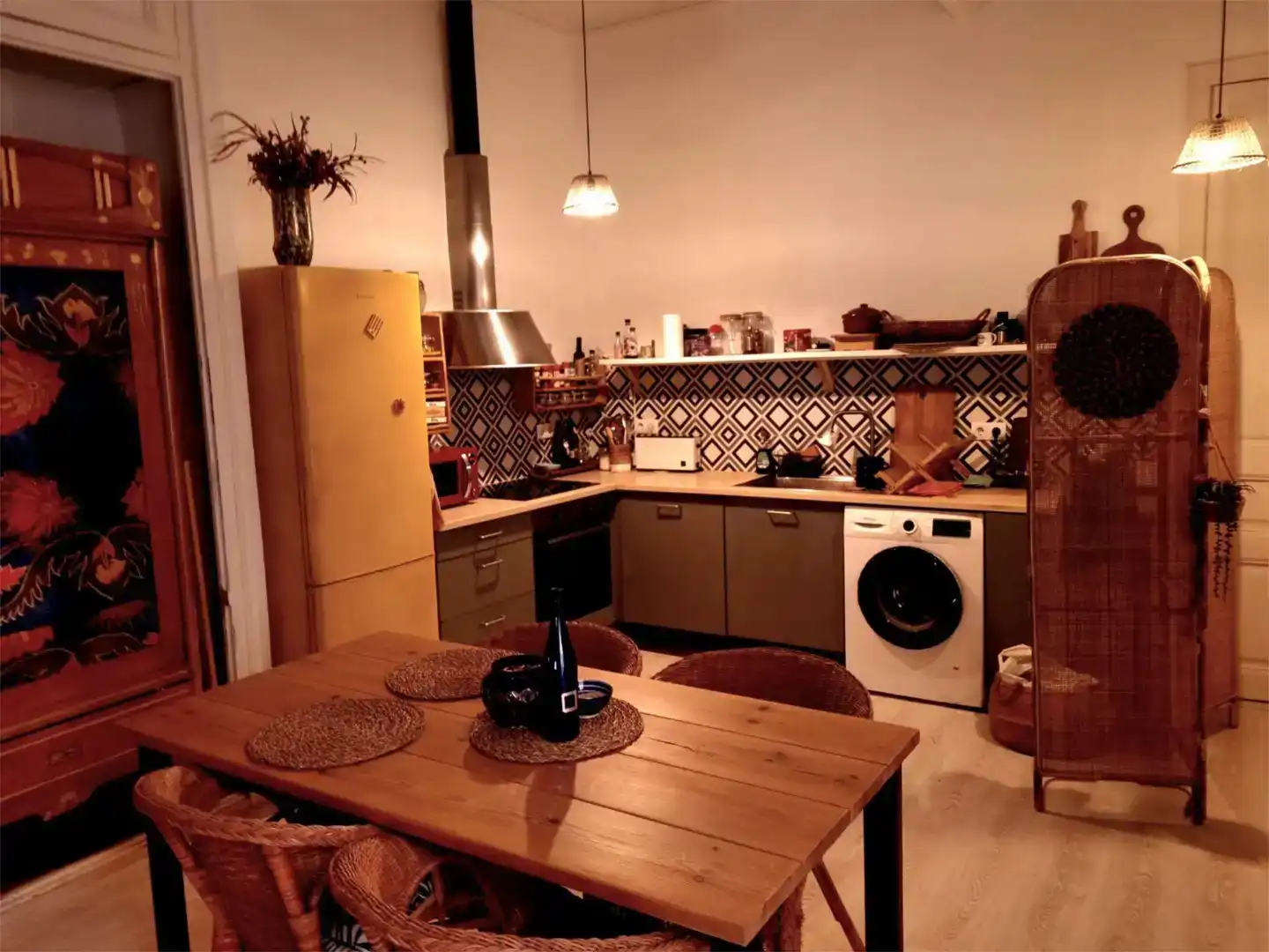 Cuina de Apartament per a compartir en Barcelona amb Aire condicionat, Jardí privat i Parquet