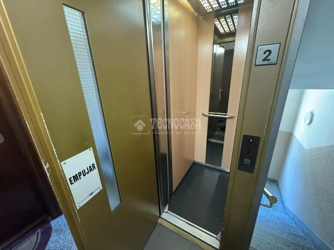 Piso en venta en Bilbao  con Balcón