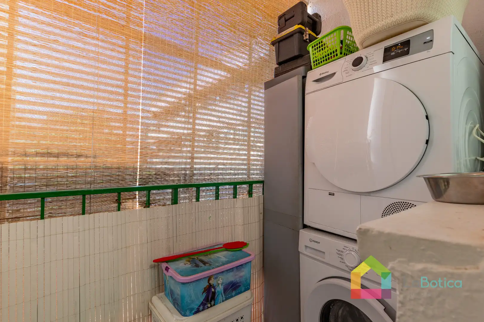 Terraza de Piso en venta en Olías del Rey con Aire acondicionado, Calefacción y Piscina comunitaria