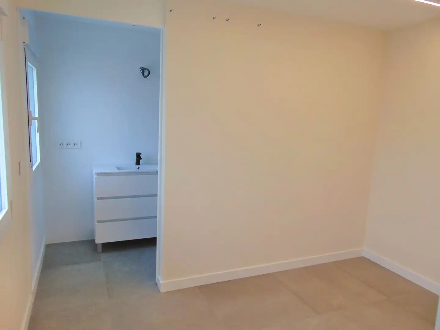 Habitación de Casa adosada en venta en San Pedro del Pinatar con Aire acondicionado, Calefacción y Jardín privado