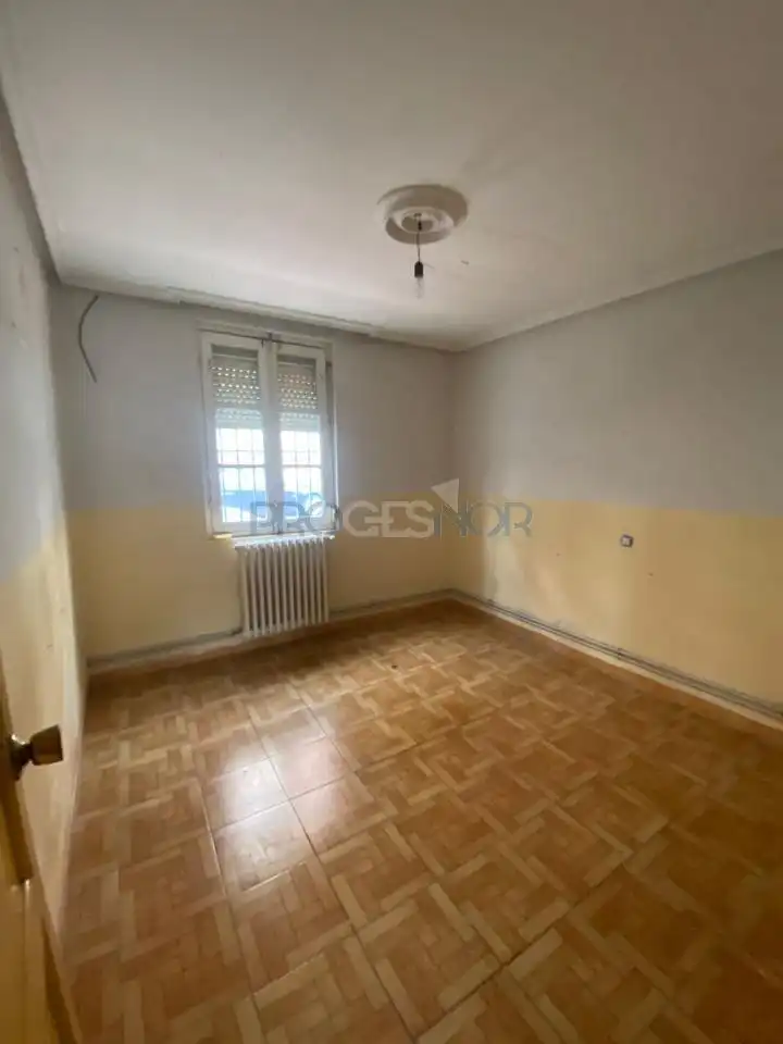 Bedroom of Houses for sale in San Andrés del Rabanedo  with Heating and Private garden