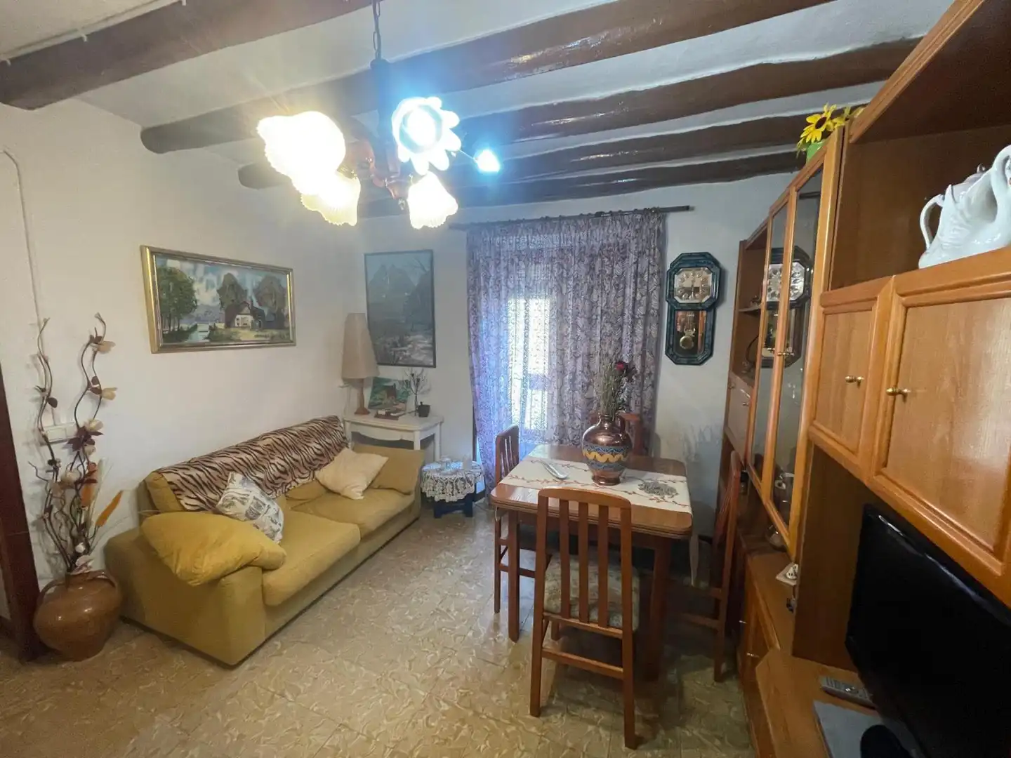 Sala d'estar de Finca rústica en venda en La Granadella amb Calefacció