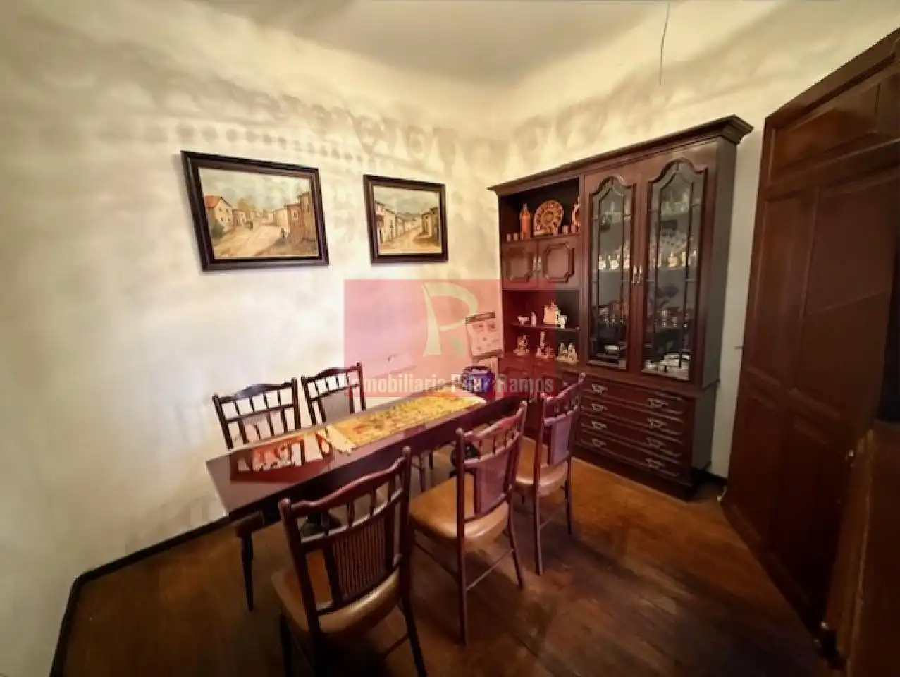 Comedor de Piso en venta en León Capital  con Calefacción, Trastero y Amueblado