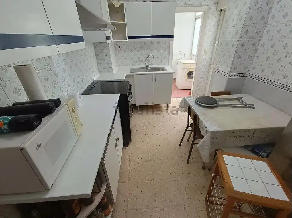 Cocina de Piso en venta en Santiago de Compostela  con Calefacción, Terraza y Amueblado