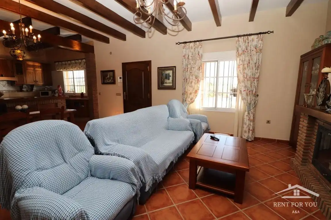 Sala d'estar de Casa o xalet de lloguer en Alhaurín El Grande amb Aire condicionat, Jardí privat i Terrassa