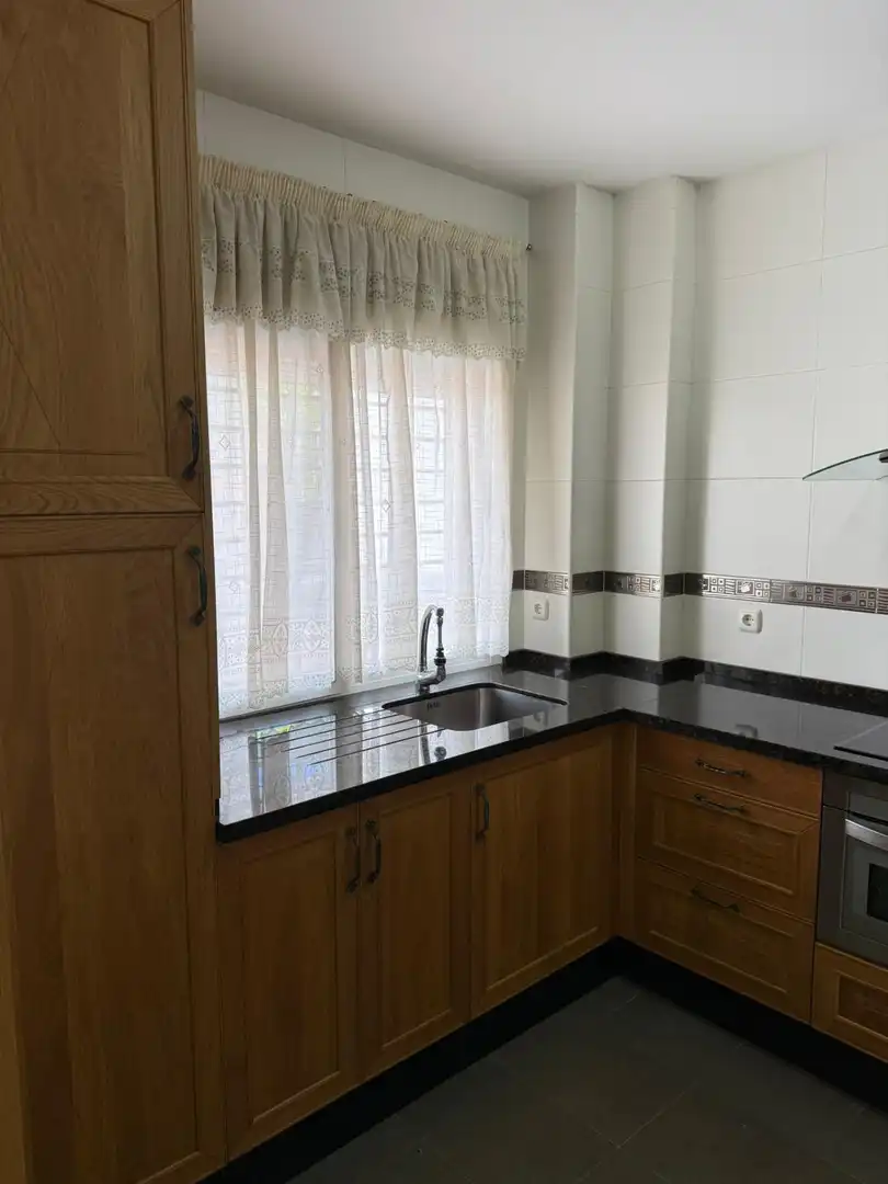 Cuina de Planta baixa en venda en Málaga amb Aire condicionat, Calefacció i Jardí privat