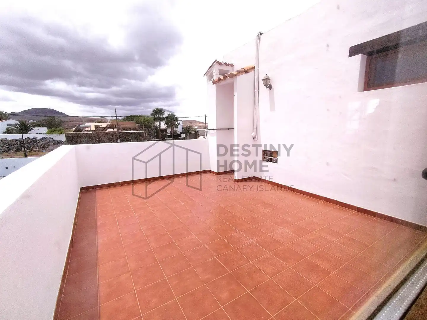 Terrassa de Casa o xalet en venda en La Oliva amb Jardí privat, Traster i Piscina