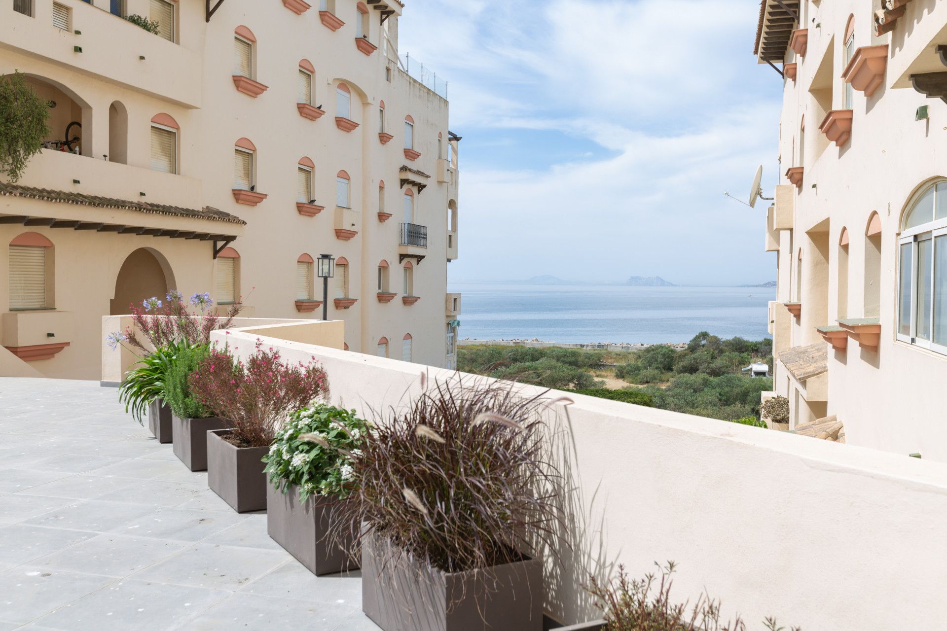 Terrassa de Estudi en venda en Estepona amb Aire condicionat, Piscina i Moblat