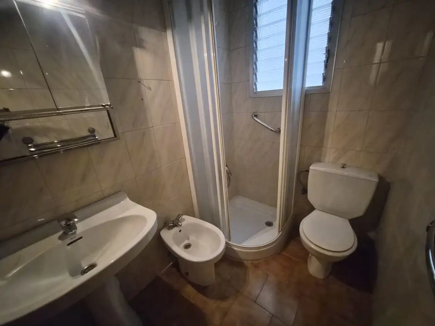 Baño de Piso en venta en Valencia con Aire acondicionado, Terraza y Balcón