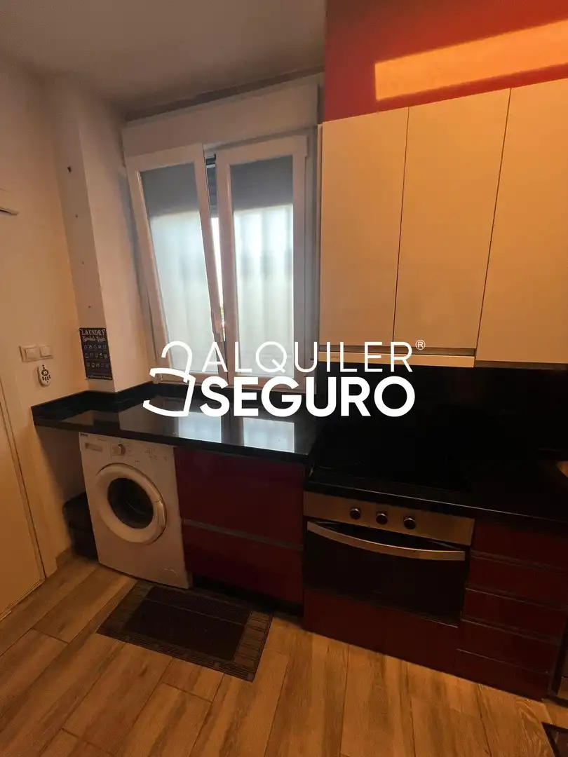 Cocina de Piso de alquiler en Madrid con Calefacción y Amueblado