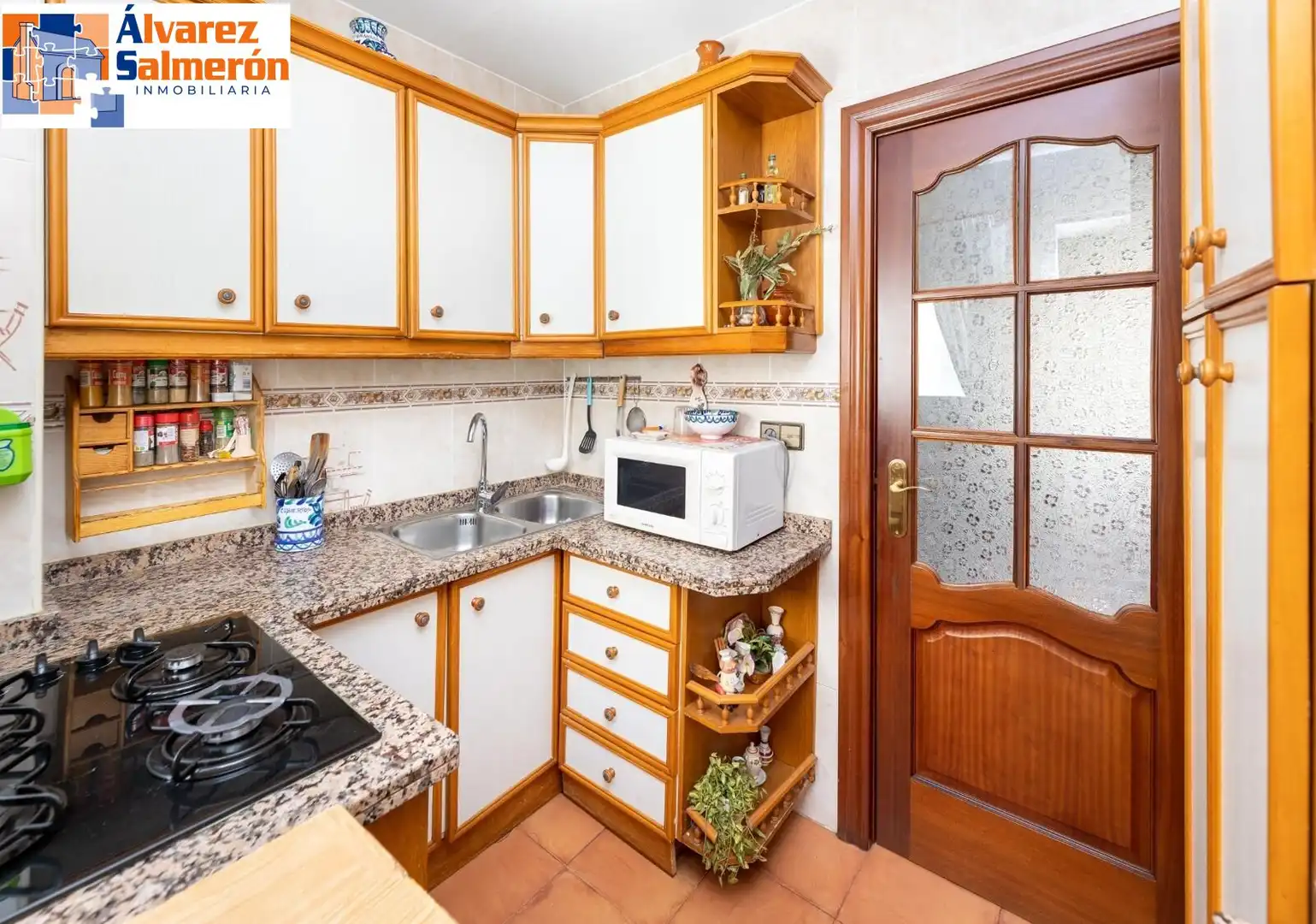 Küche von Wohnung zum Verkauf in Granada mit Möbliert und Balkon