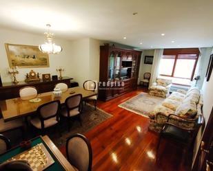 Living room of Flat to rent in  Madrid Capital  with Air Conditioner, Heating and Parquet flooring