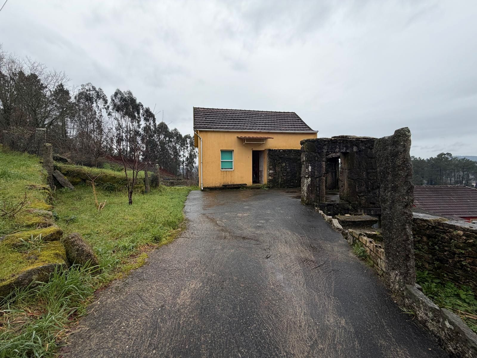 Vista exterior de Casa o xalet en venda en Ponteareas amb Jardí privat i Parquet