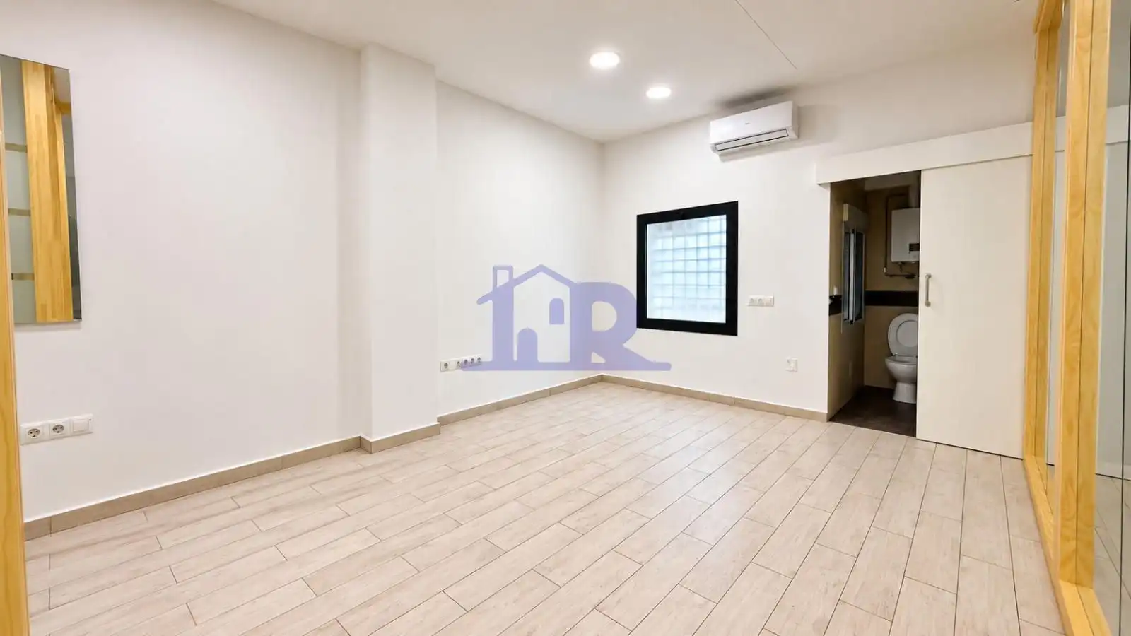 Local comercial en alquiler en REYES CATOLICOS, imagen 2