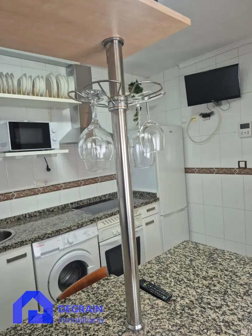 Cuina de Pis de lloguer en Oviedo  amb Calefacció, Terrassa i Traster