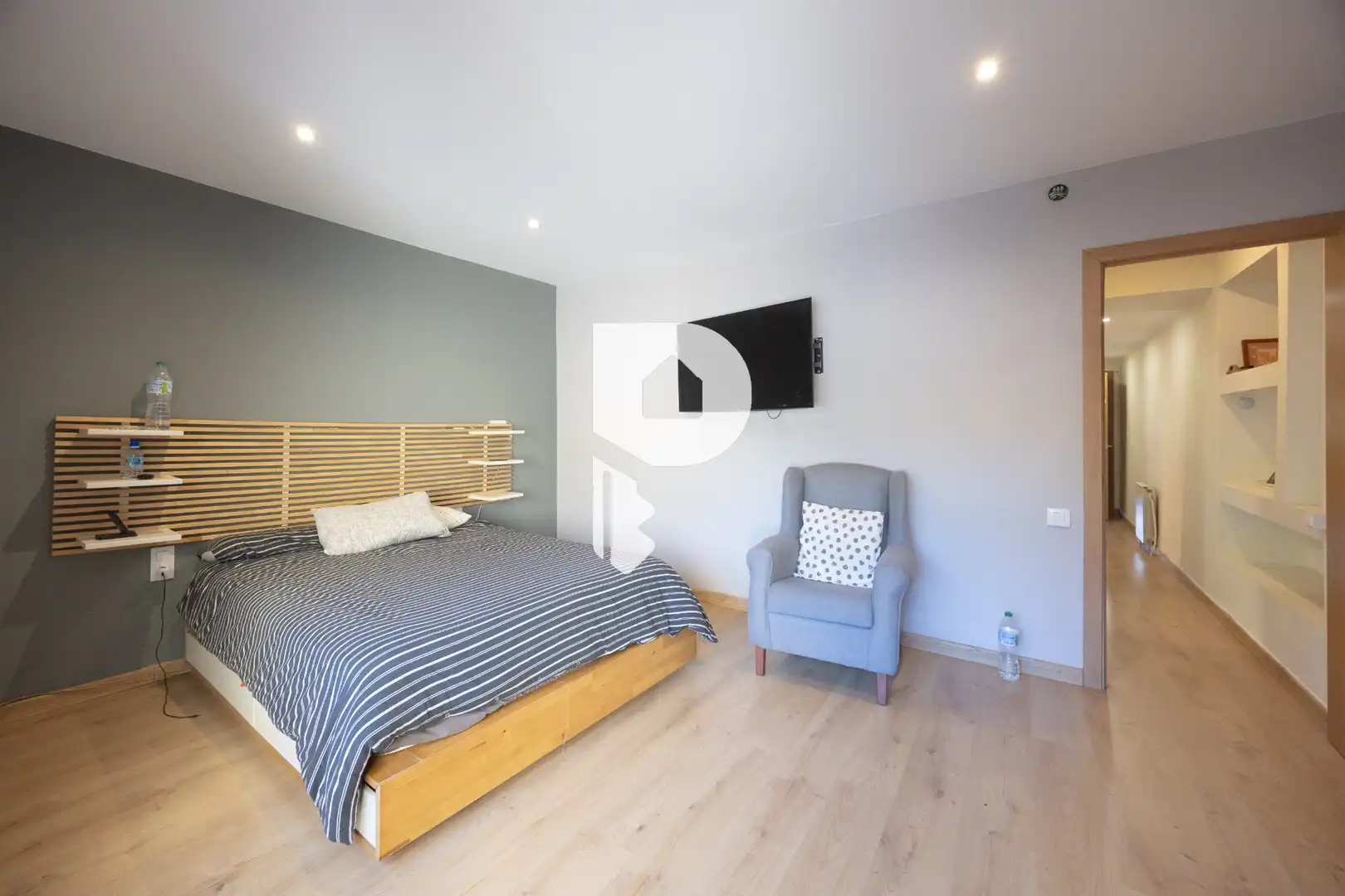 Schlafzimmer von Einfamilien-Reihenhaus zum Verkauf in Vallirana mit Klimaanlage, Heizung und Privatgarten