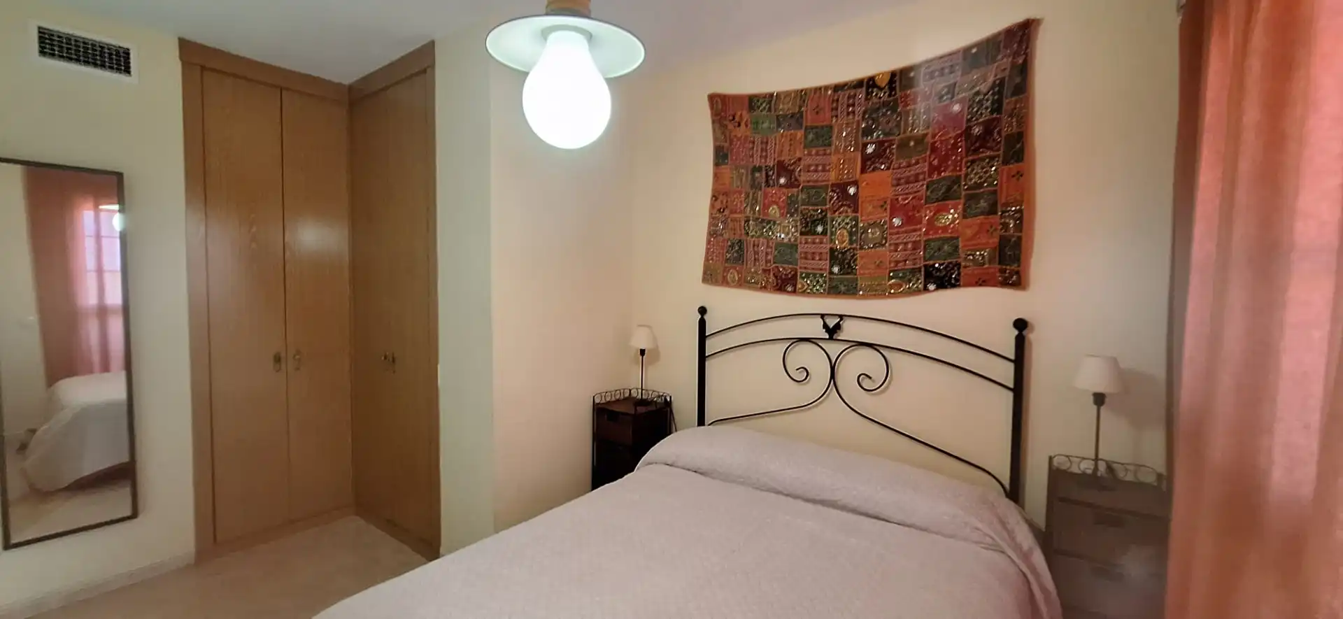 Habitación de Ático de alquiler en Badajoz con Aire acondicionado, Calefacción y Terraza