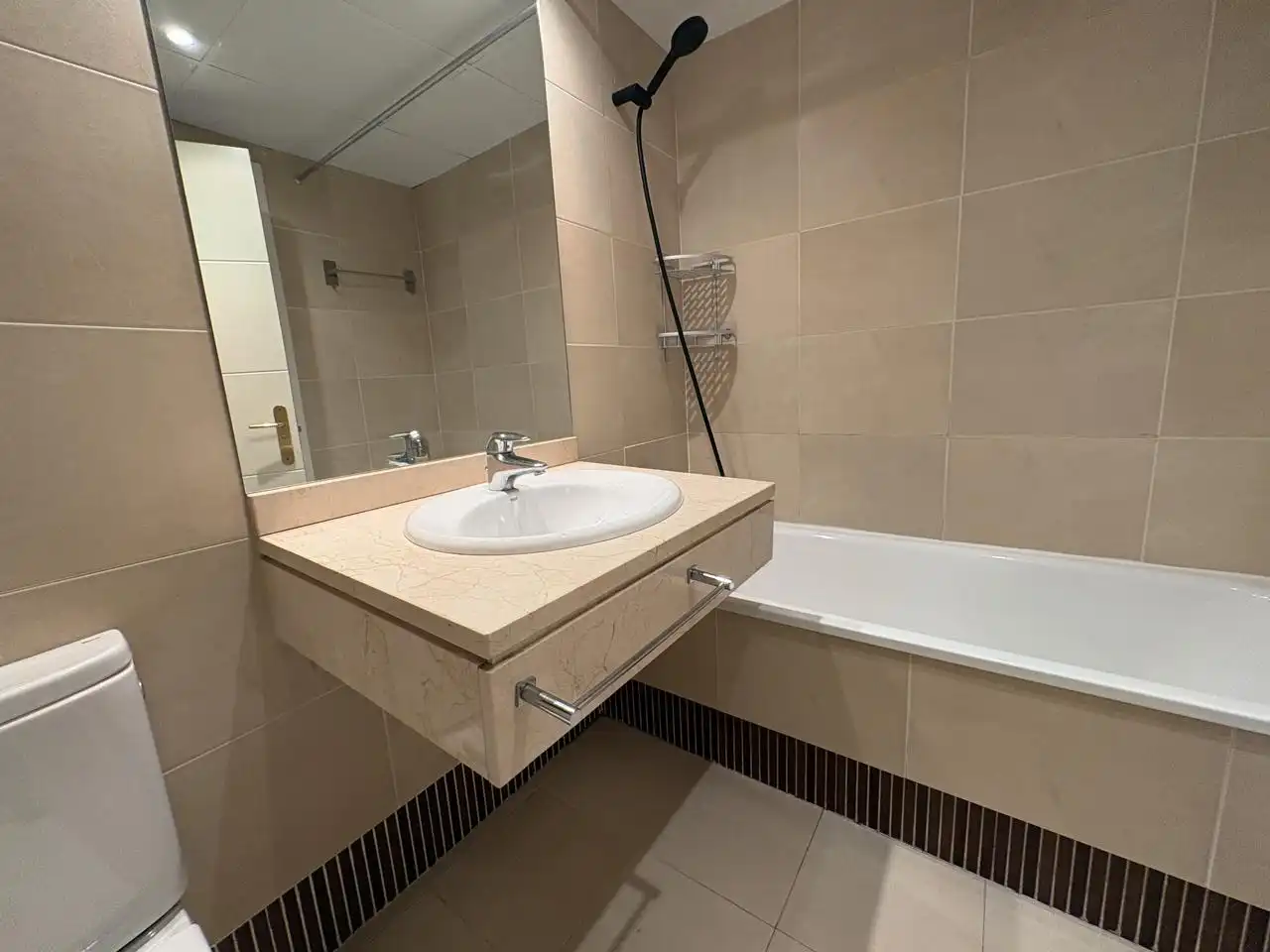 Badezimmer von Wohnung zur Miete in Madrid mit Klimaanlage, Heizung und Parkett