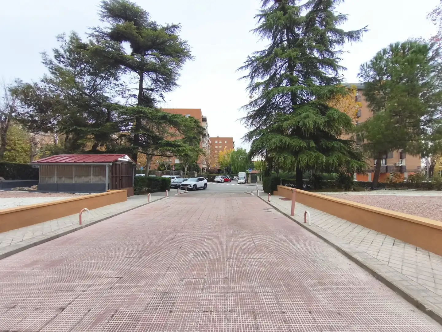 Exterior view of Garage for sale in  Madrid Capital