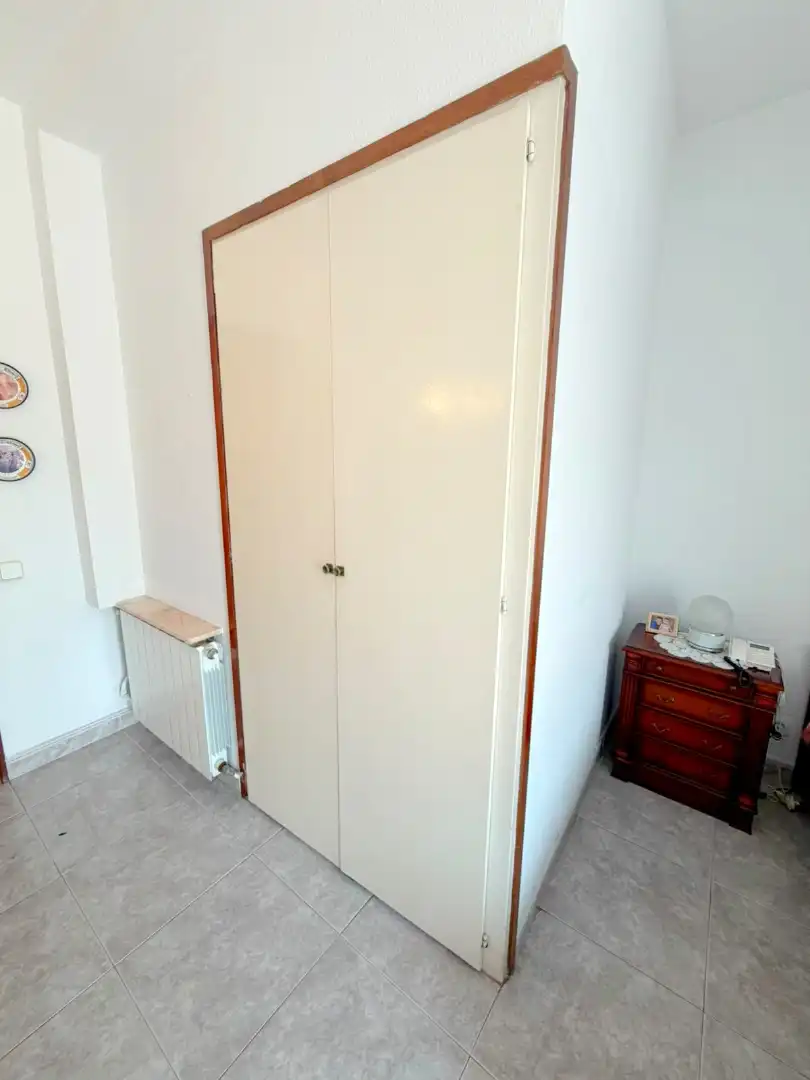 Habitación de Ático en venta en L'Hospitalet de Llobregat con Calefacción, Terraza y Horno