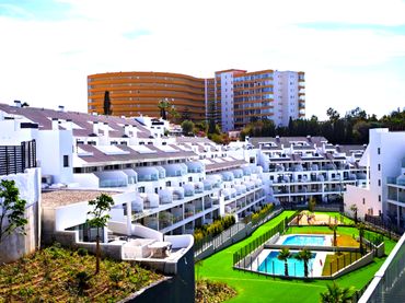 Pis amb piscina en venda a Calle Zorzal 18
