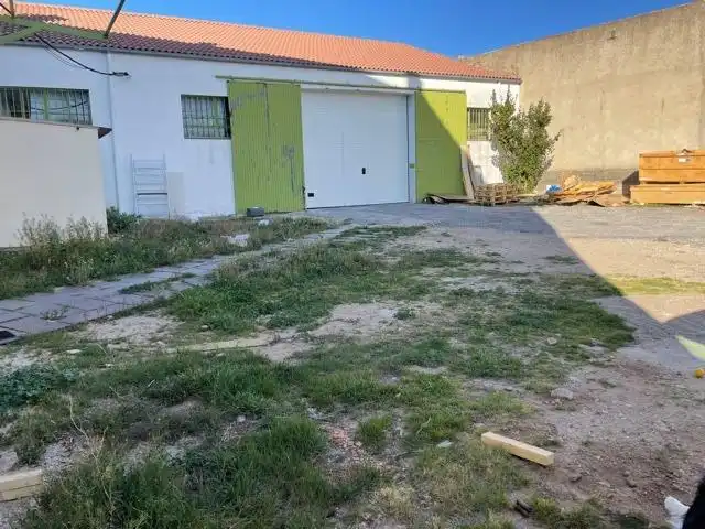 Fabrikhallen zum Verkauf in La Lastrilla 