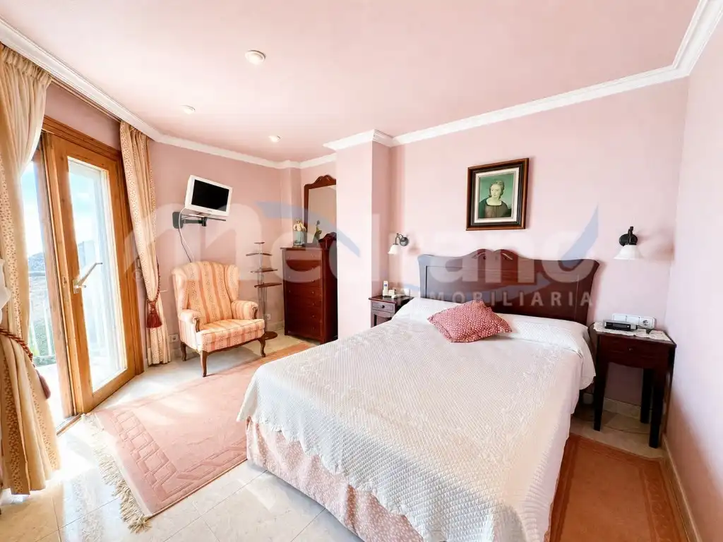 Bedroom of Flat for sale in Benidorm  with Air Conditioner, Private garden and Swimming Pool