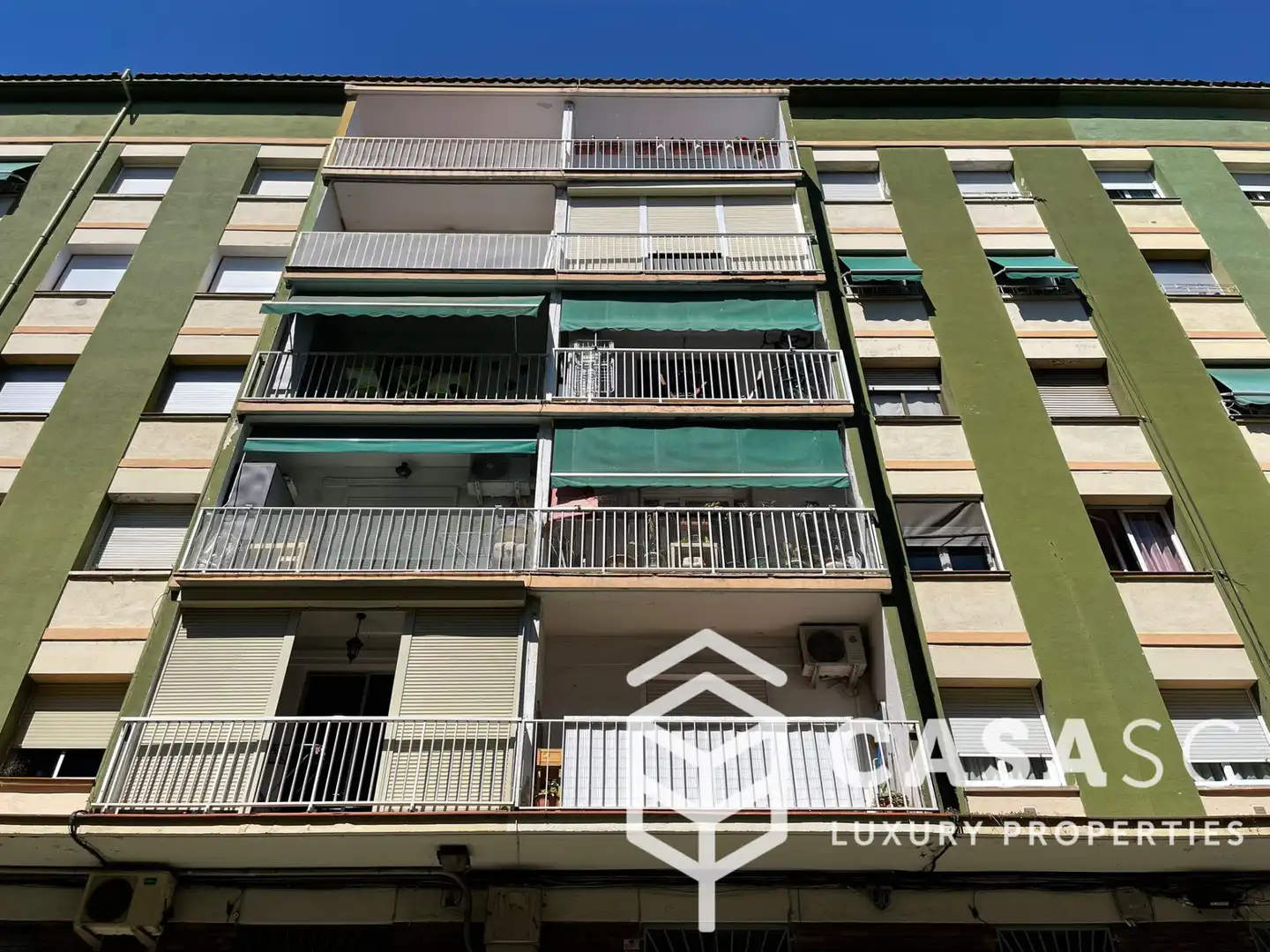 Vista exterior de Piso en venta en Cerdanyola del Vallès con Calefacción y Balcón