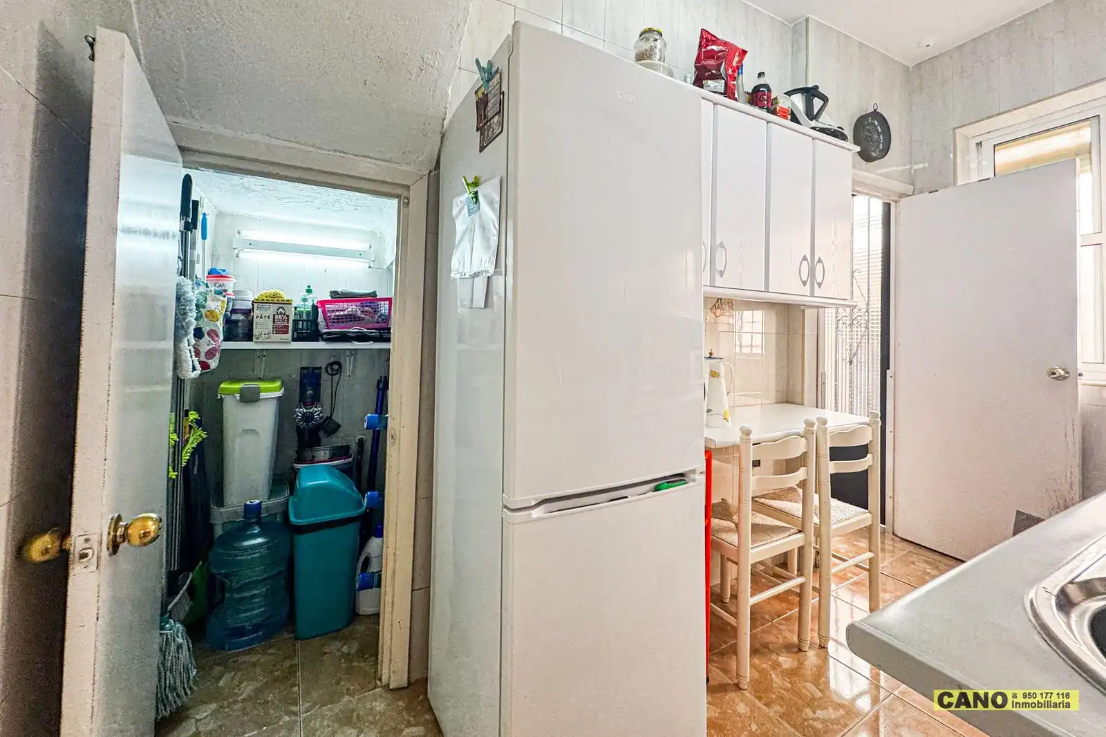 Cuina de Casa o xalet en venda en Almería amb Terrassa