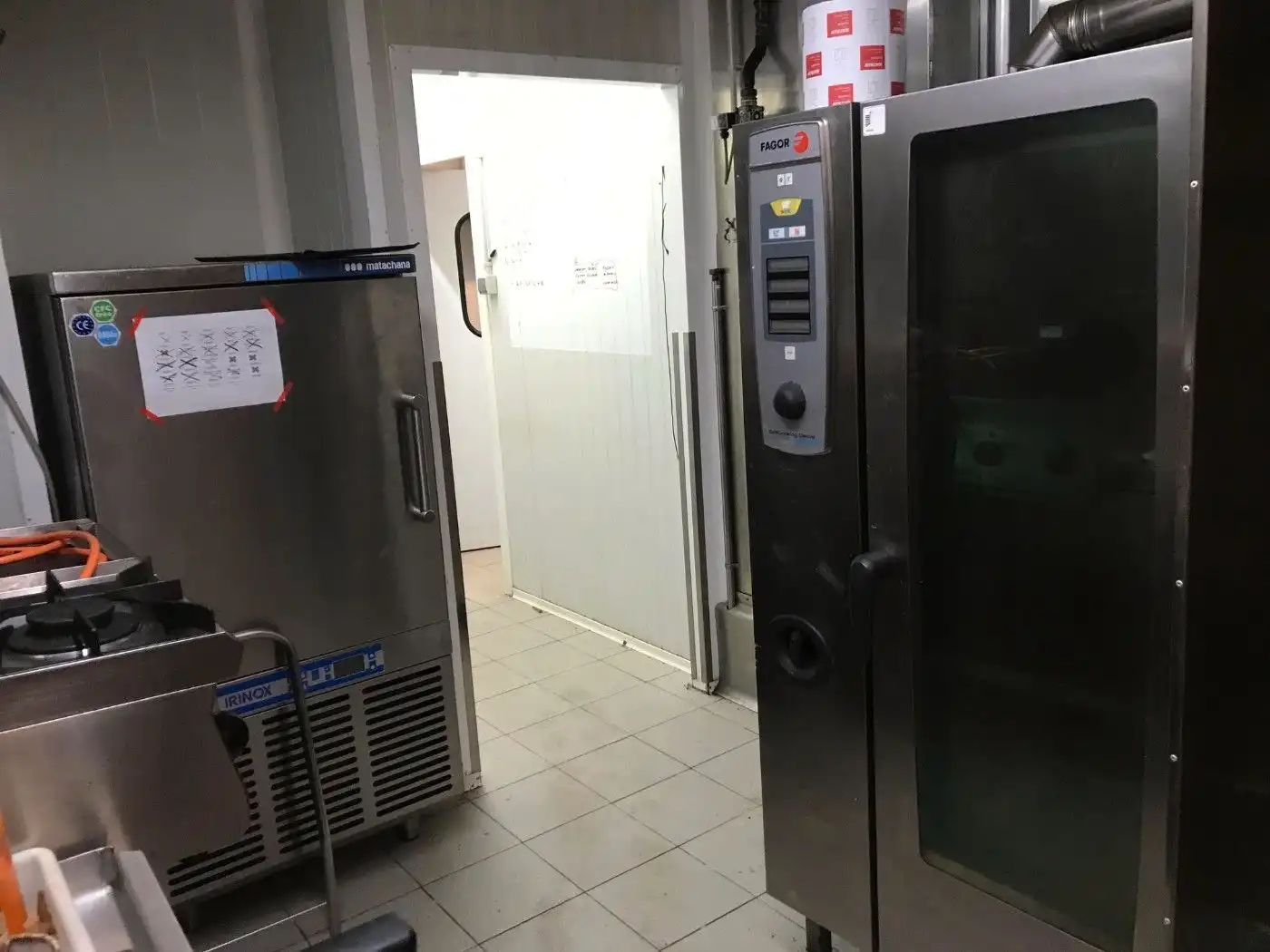 Küche von Wohnung zum Verkauf in Pineda de Mar mit Klimaanlage und Heizung